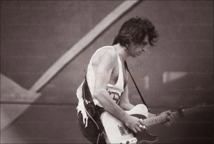 Keith Richards Paris Concert 1991 - VINTAGEARTREPRINTS.COM