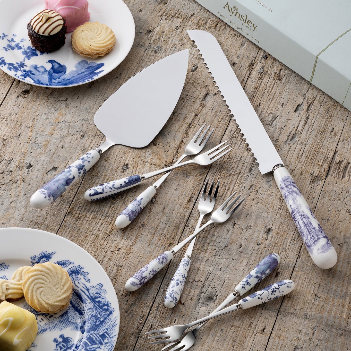 Aynsley Archive Blue Pastry Set