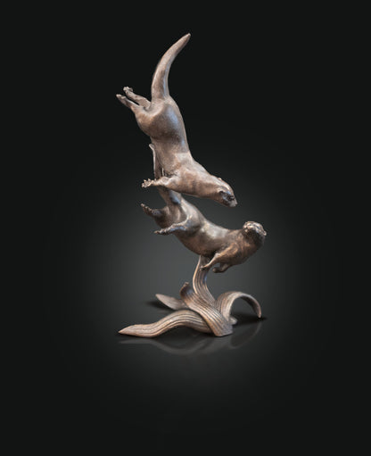 Butler & Peach Otter Pair