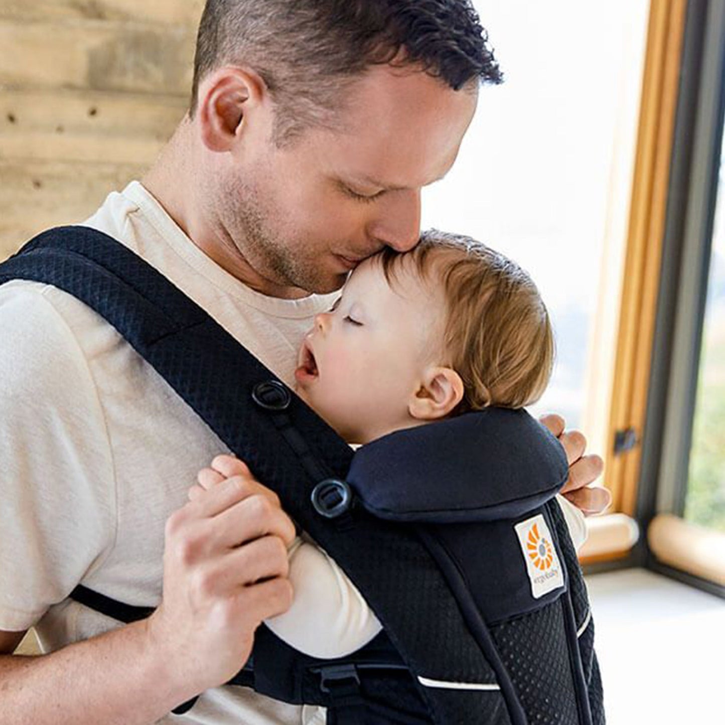 Ergobaby Omni™ Breeze Baby Carrier