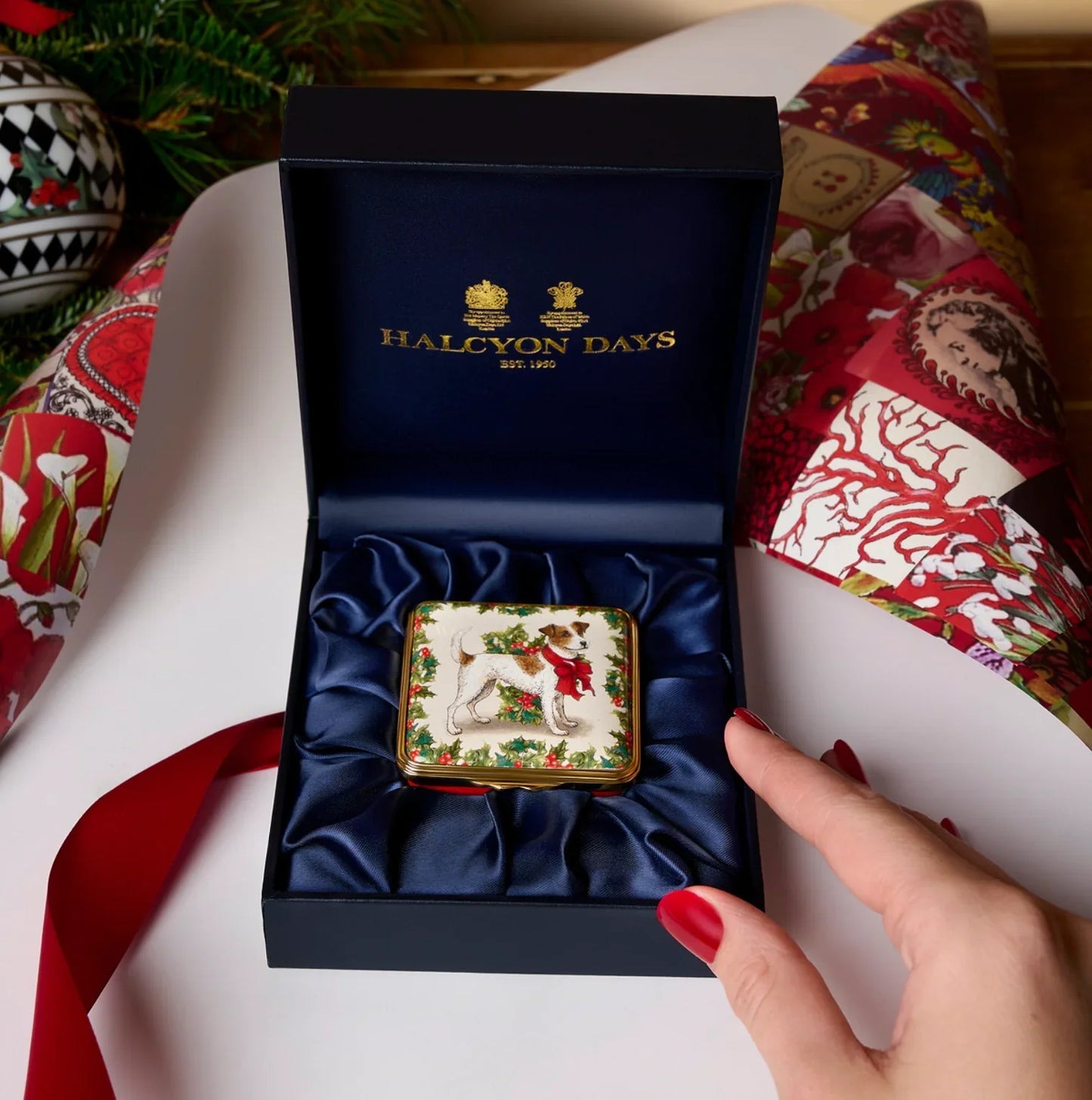 Halcyon Days Waiting For Christmas Enamel Box