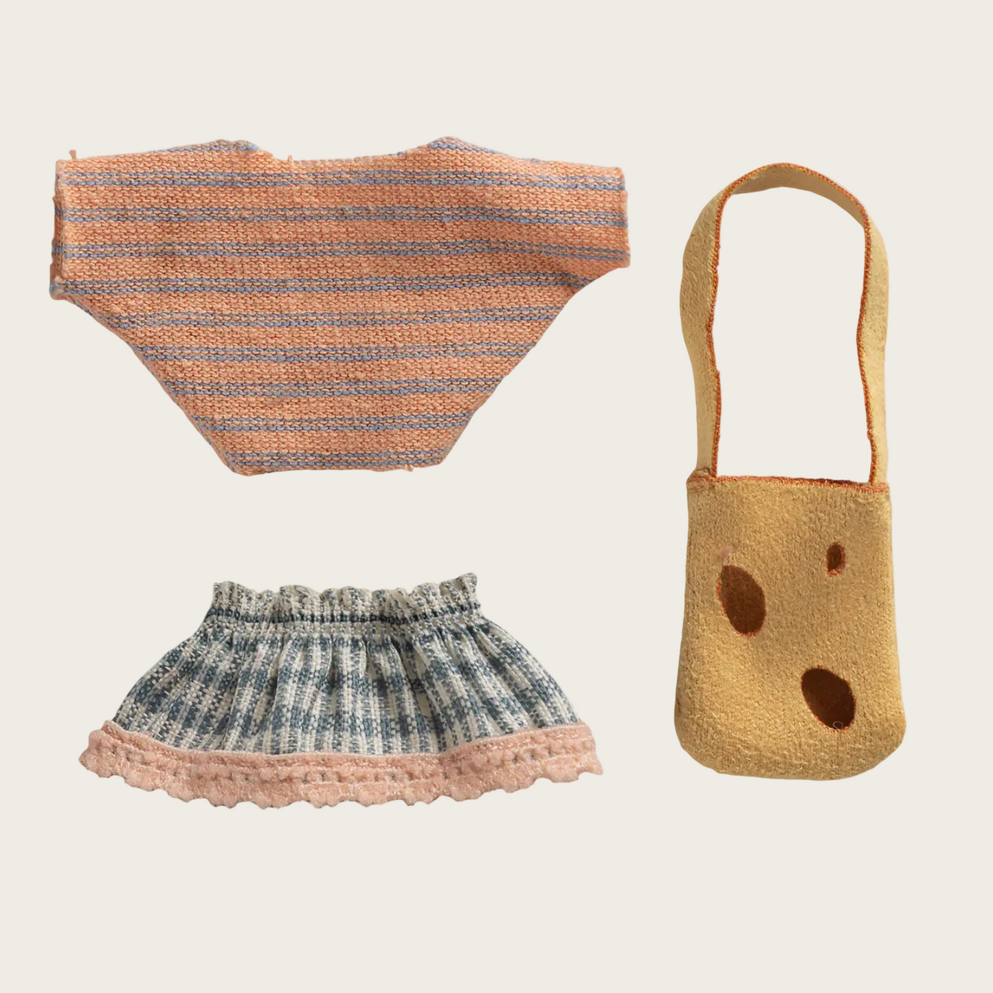 Clothes and bag for Little sister mouse
