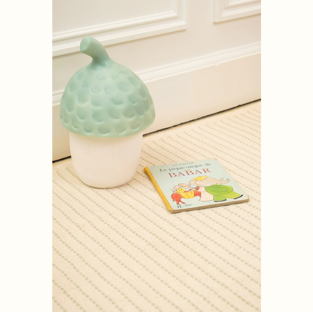 Acorn Night Lamp -almond