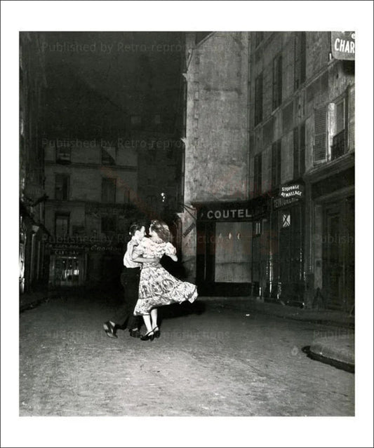 Couple dancing in Paris street 1940's - VINTAGEARTREPRINTS.COM