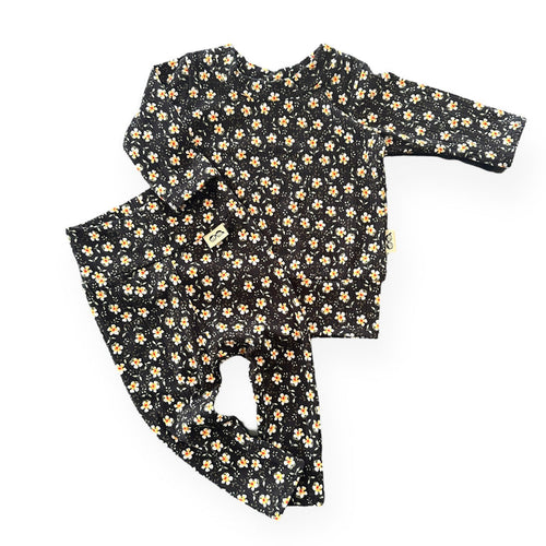 Dainty Floral Black Ribbed Lounge Set