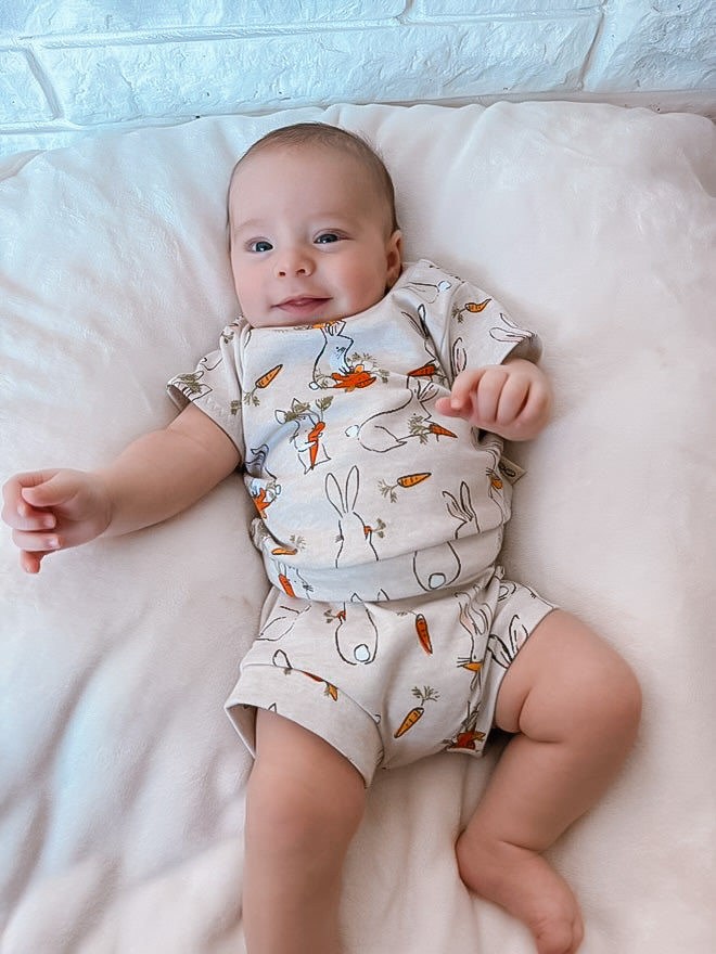 Easter Bunnies with Carrots Summer Lounge Set