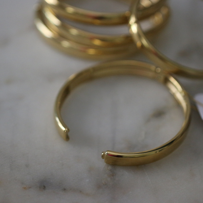 Heirloom Bangle 18K Gold Bracelet