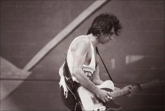Keith Richards Paris Concert 1991 - VINTAGEARTREPRINTS.COM