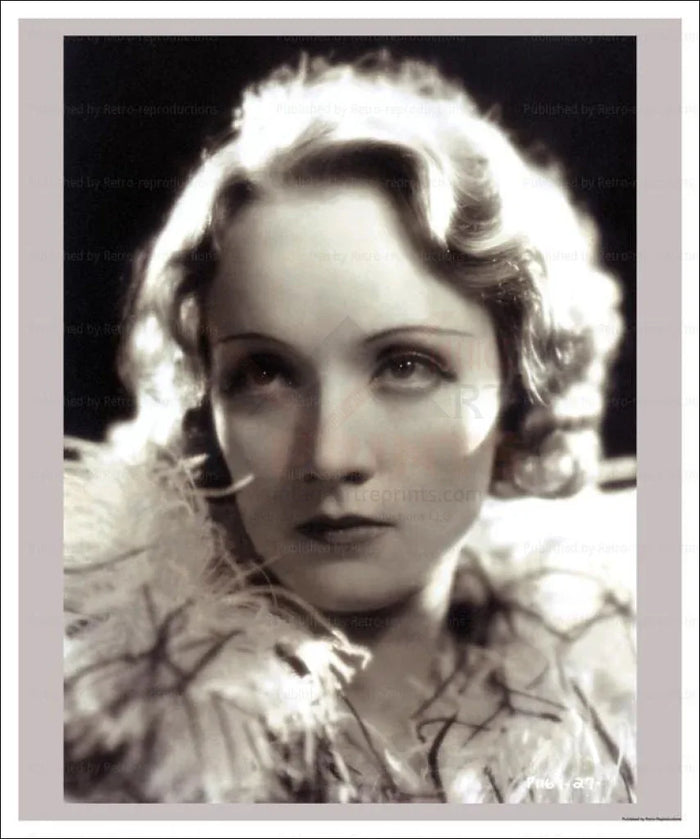 Marlene Dietrich - VINTAGEARTREPRINTS.COM