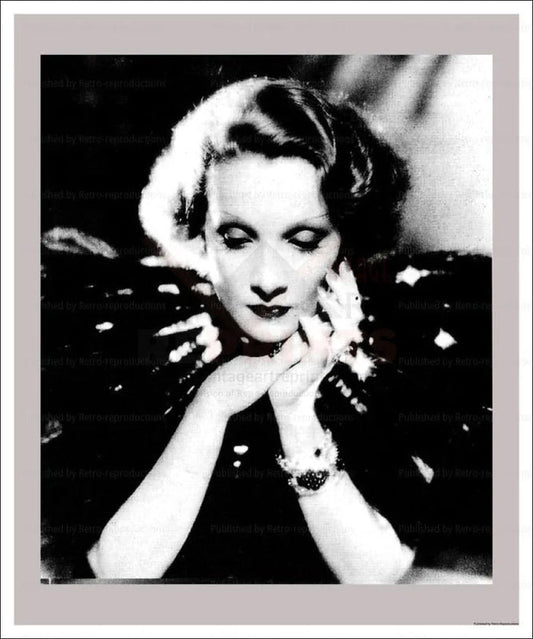 Marlene Dietrich - VINTAGEARTREPRINTS.COM