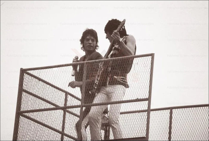 Mick Jagger, Keith Richard Paris Concert 1991 - VINTAGEARTREPRINTS.COM