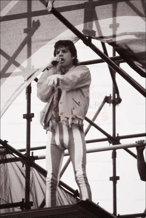 Mike Jagger Paris concert 1991 - VINTAGEARTREPRINTS.COM