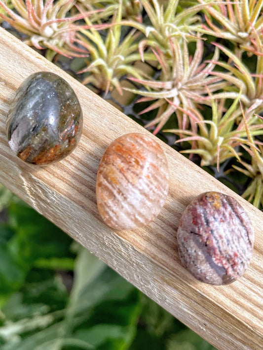 Thousand Layers Garden Quartz Tumble