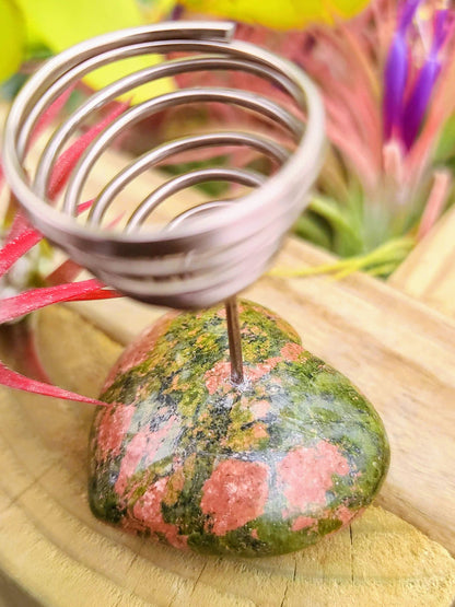 WYSIWYG Unakite Heart Air Plant Holder with Ionantha Mexican